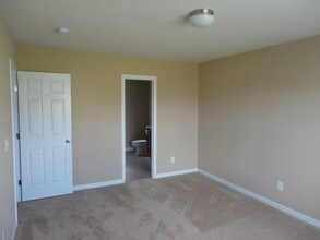 1002 Collington Dr in Mebane, NC - Building Photo - Building Photo