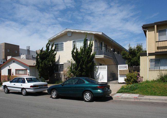 5440 Lauretta St in San Diego, CA - Foto de edificio - Building Photo