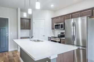 Central Park Place in Fitchburg, WI - Foto de edificio - Interior Photo