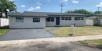 5631 W 10th Ave in Hialeah, FL - Building Photo