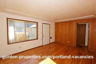 1171 NE 65th Ave in Portland, OR - Building Photo - Building Photo