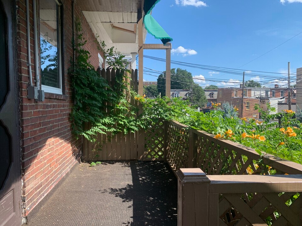 1421 Lawton St, Unit 2 in Harrisburg, PA - Building Photo