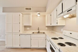 6220 E Greenway St in Mesa, AZ - Building Photo - Building Photo