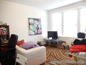 2003 Commonwealth Ave in Boston, MA - Building Photo - Building Photo