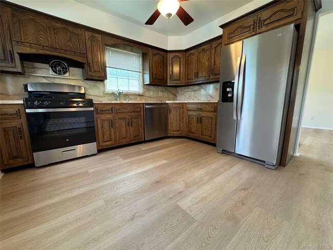 5 Harris Ln in Harrison, NY - Building Photo - Building Photo