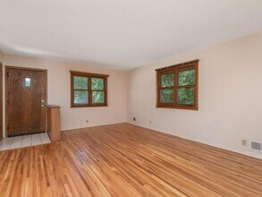 6321 Wilryan Ave in Minneapolis, MN - Building Photo - Building Photo