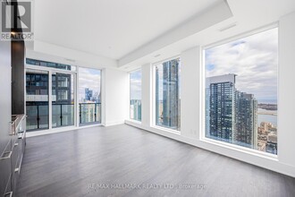 470-3470 Front St W in Toronto, ON - Building Photo - Building Photo