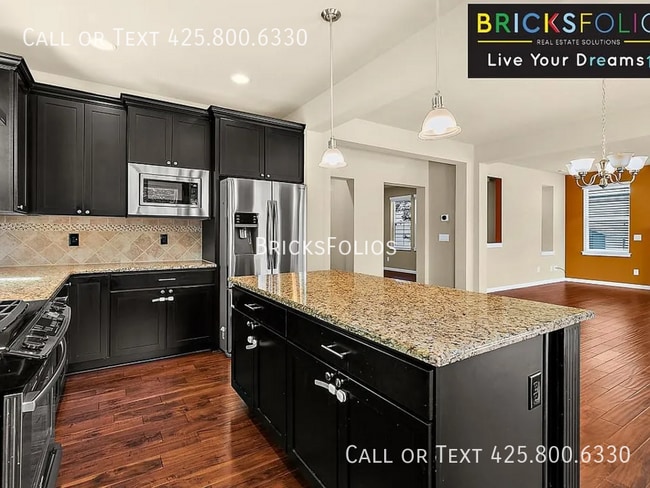 814 Mount Baker Pl NE in Renton, WA - Building Photo - Building Photo