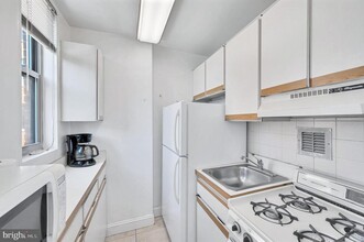 1111 Arlington Blvd in Arlington, VA - Building Photo - Building Photo