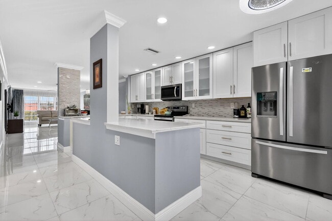 5675 Queen Palm Ct in Delray Beach, FL - Building Photo - Building Photo