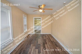 2BR/1BA  Ideal Home Near Downtown in San Antonio, TX - Foto de edificio - Building Photo