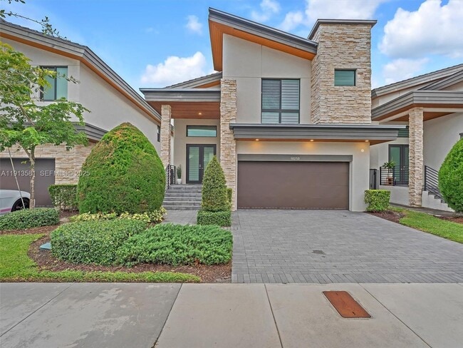 10250 NW 76th Terrace