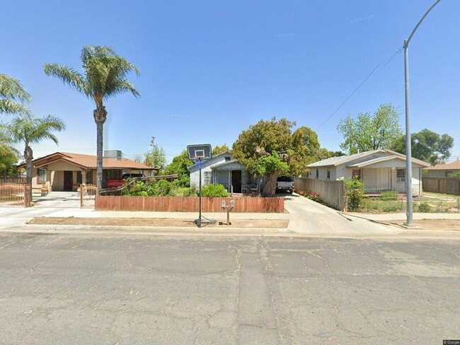 property at 711 S B St
