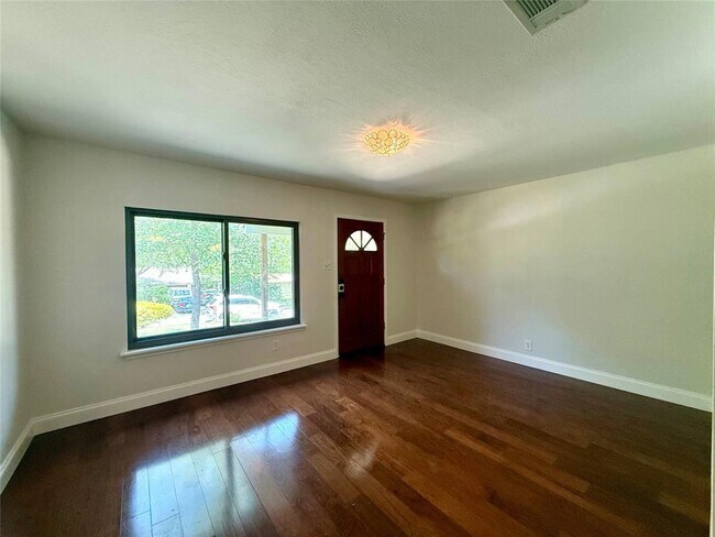 2607 Princeton Dr in Austin, TX - Building Photo - Building Photo