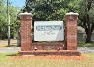 3686 Wood Creek Ln in Jacksonville, FL - Building Photo - Building Photo