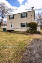 2328 Homewood Dr in Lorain, OH - Building Photo