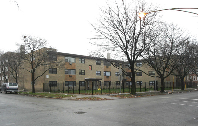 8201 S Maryland in Chicago, IL - Building Photo - Other