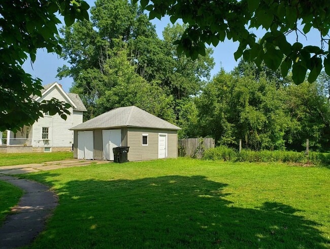 736 W River Rd N in Elyria, OH - Building Photo - Building Photo