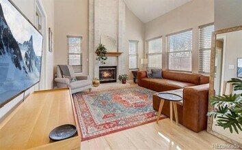 1714 Foxfield Dr in Castle Rock, CO - Foto de edificio - Building Photo