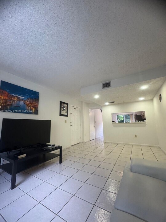 8270 SW 149th Ct in Miami, FL - Building Photo