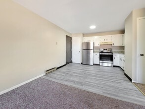 9048 15th Ave in Kenosha, WI - Building Photo - Building Photo