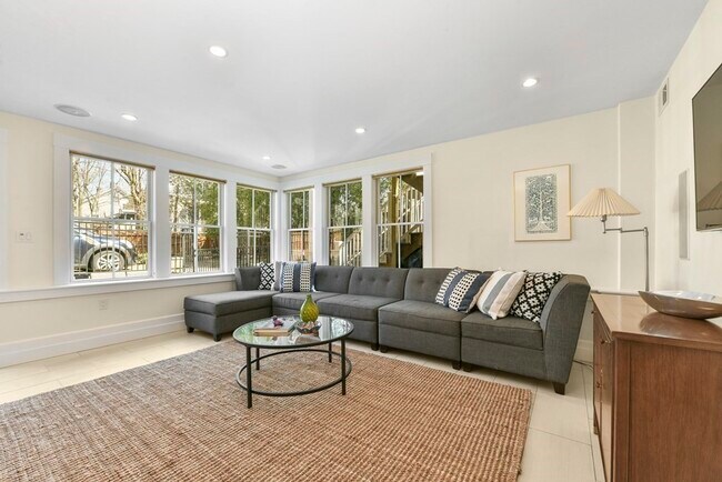408 Putnam Ave, Unit R in Cambridge, MA - Building Photo - Building Photo