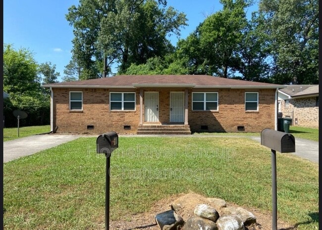 5608 Spring Garden Ln in Chattanooga, TN - Building Photo - Building Photo