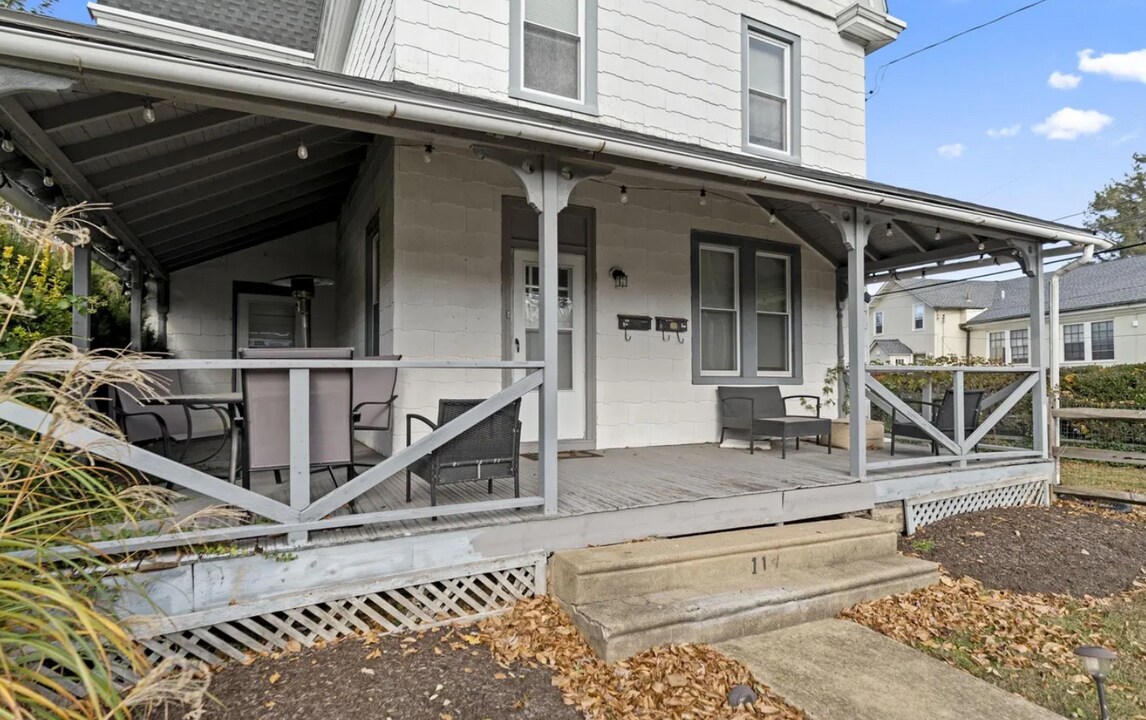 114 Cadwalader Ave, Unit 1 in Elkins Park, PA - Foto de edificio