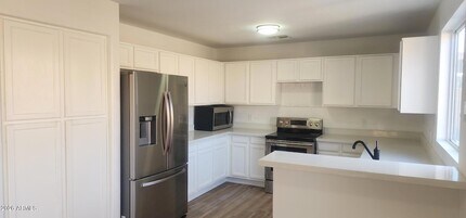 12626 W Paradise Dr in El Mirage, AZ - Foto de edificio - Building Photo