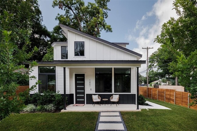 property at 1401 Holly St