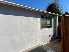 524 Paradise Blvd in Hayward, CA - Building Photo