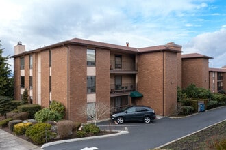 The Executive in Edmonds, WA - Foto de edificio - Building Photo