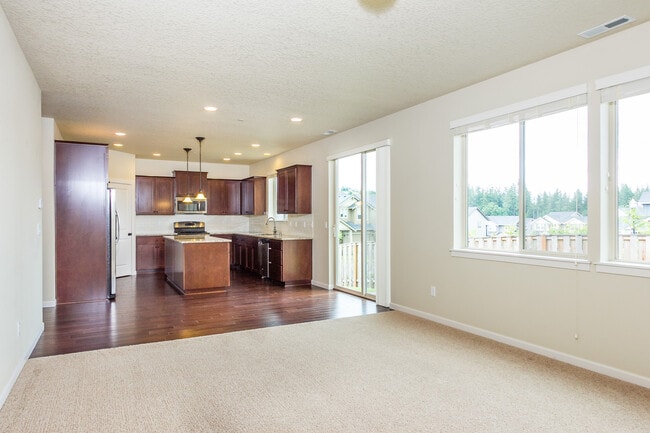 2160 NE 38th Cir in Camas, WA - Building Photo - Building Photo