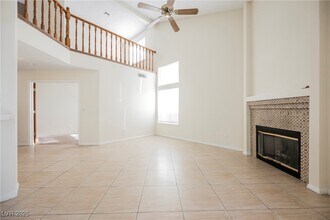 8432 Honeywood Cir in Las Vegas, NV - Building Photo - Building Photo