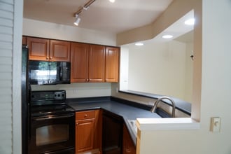 15300 112th Ave NE, Unit A201 in Bothell, WA - Building Photo - Building Photo