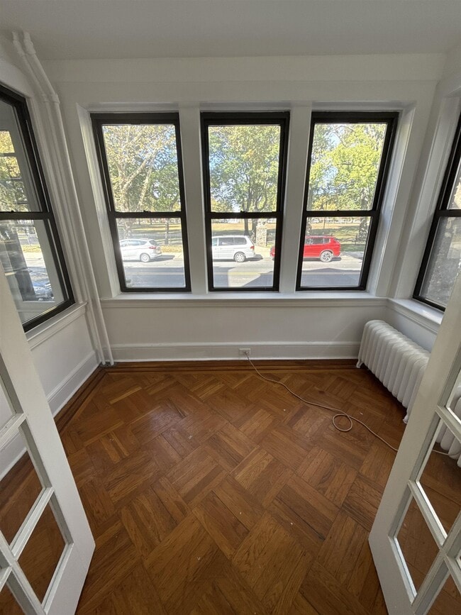 644 WESTSIDE Ave in Jersey City, NJ - Building Photo - Building Photo