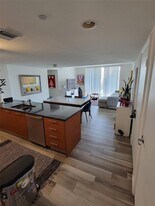 50 Biscayne Blvd in Miami, FL - Building Photo