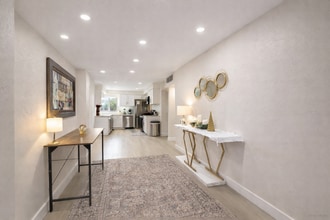 5827 W Vista Ave in Glendale, AZ - Building Photo - Building Photo