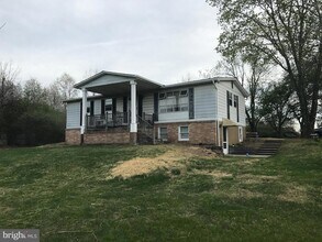 3218 Fennel Rd in Pennsburg, PA - Building Photo - Building Photo