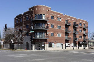 Peterson Park Residences in Chicago, IL - Foto de edificio - Building Photo