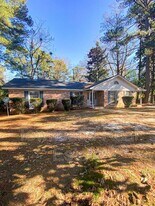 6326 Greyfield Rd in Fayetteville, NC - Building Photo