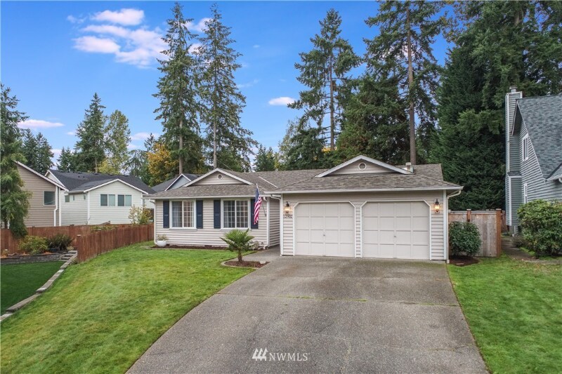 12902 NE 203rd Ct in Woodinville, WA - Building Photo