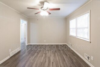 1903 S Crescent Ave in Independence, MO - Building Photo - Building Photo