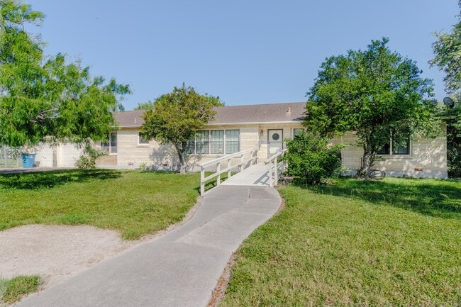 1150 N Bowie St in San Benito, TX - Building Photo - Building Photo