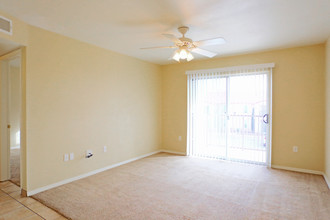 Cambria Apartments in El Paso, TX - Building Photo - Building Photo