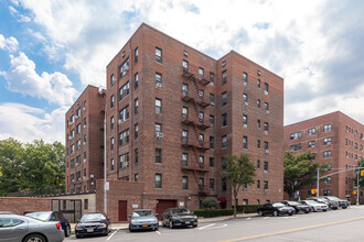 645 W 239th St in Bronx, NY - Building Photo - Building Photo