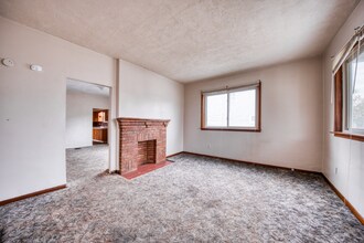 3810 Clark St in West Mifflin, PA - Foto de edificio - Building Photo