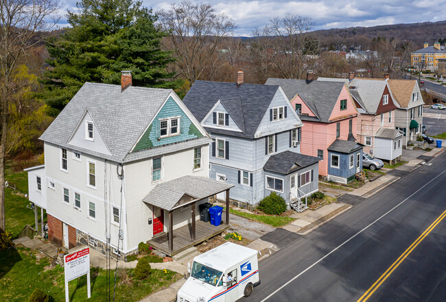 28-44 S Main St in Winsted, CT - Building Photo - Building Photo