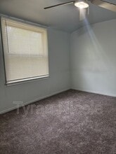 21604 Moross Rd in Grosse Pointe, MI - Building Photo - Building Photo