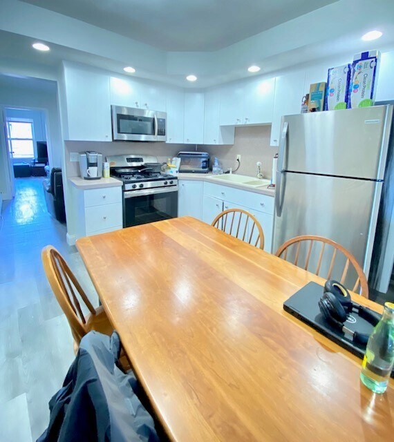 16 Bremen St, Unit 1 in Boston, MA - Building Photo - Building Photo
